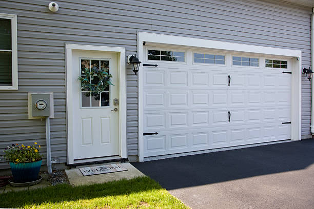 24/7 Emergency Garage Door Panel Replacement experts in Magnolia, NC